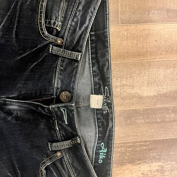 Silver Jeans - Picture 2 of 3